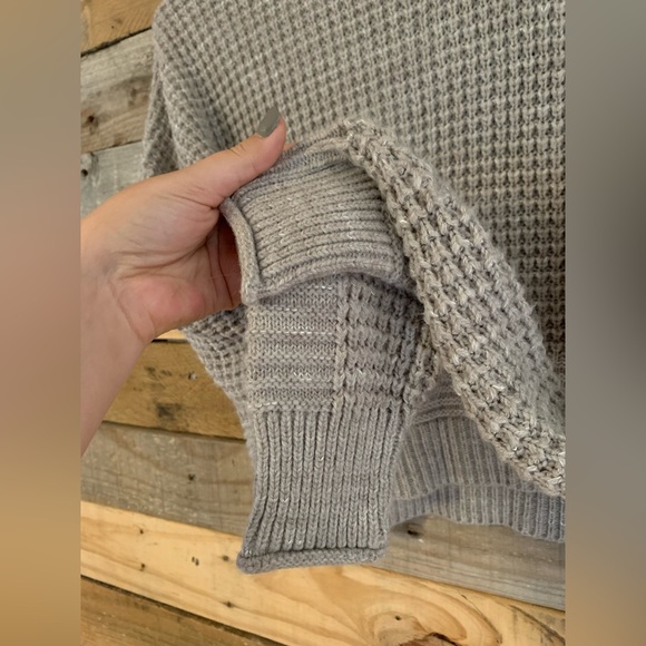Grey knit crop sweater - Picture 4 of 10